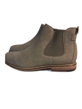 Steve Madden men’s Sz 11  grey suede Chelsea work casual boots